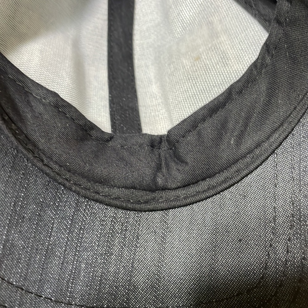Billabong hat - Picture 4 of 5